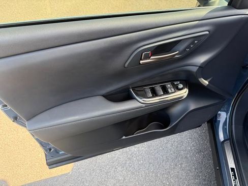 Used 2025 Toyota Crown Signia w/ Advanced Technology Package image 13