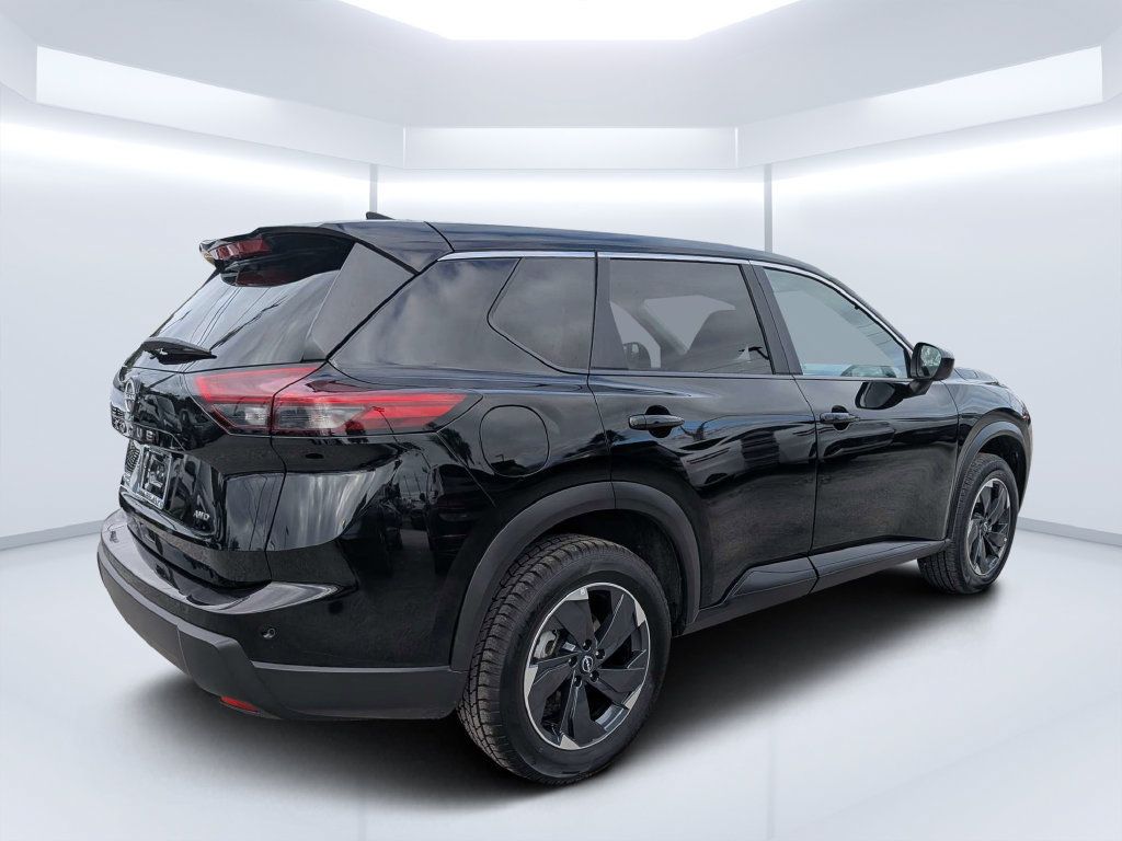 Used 2025 Nissan Rogue SV AWD/4WD image 3