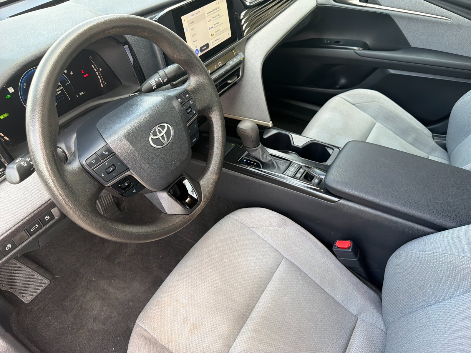 Used 2026 Toyota Camry LE w/ Convenience Package FWD image 9