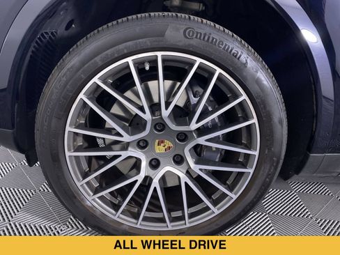 Used 2021 Porsche Cayenne AWD/4WD image 17