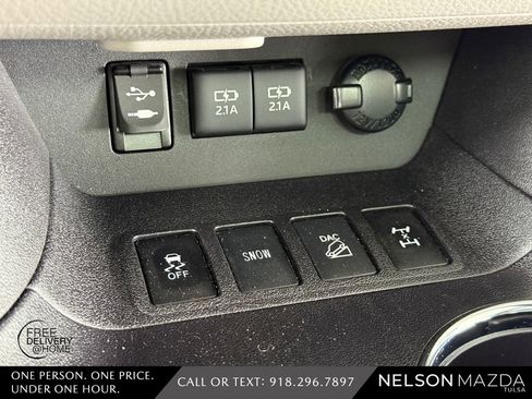 Used 2018 Toyota Highlander Limited Platinum AWD/4WD image 36