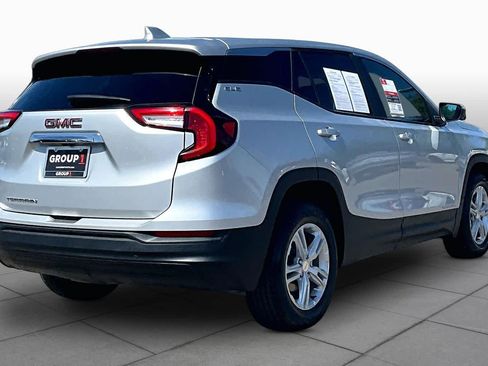 Used 2022 GMC Terrain SLE FWD image 12