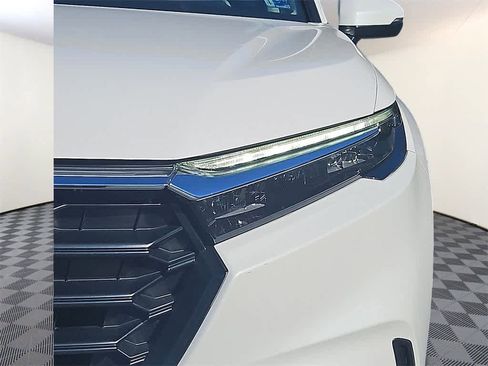 Used 2025 Honda CR-V LX image 8