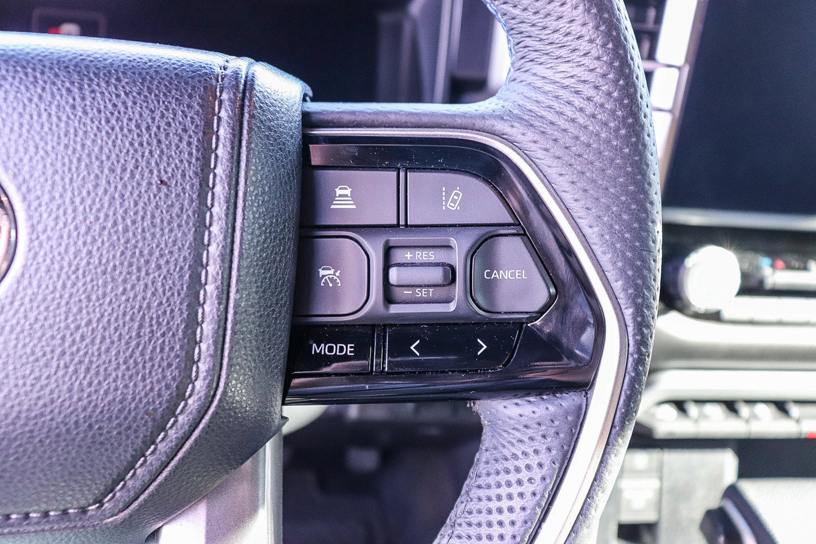 Certified 2025 Toyota Sequoia Platinum w/ Tow Technology Package AWD/4WD image 19