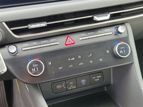 Used 2025 Hyundai Sonata SEL image 25