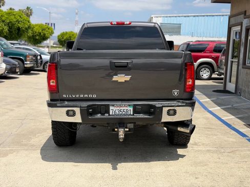 Used 2011 Chevrolet Silverado 2500 LT w/ Interior Plus Package AWD/4WD image 9