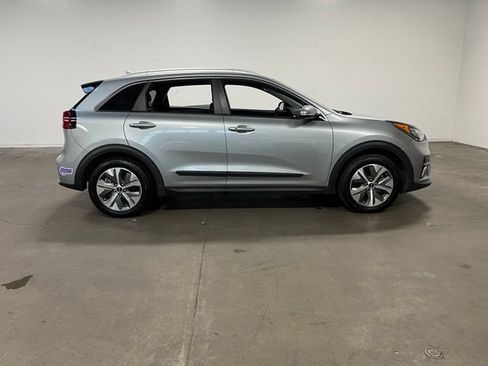 Used 2019 Kia Niro EX Premium FWD image 2