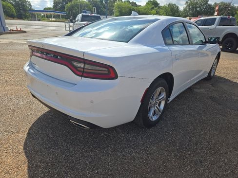 Used 2023 Dodge Charger SXT RWD image 3
