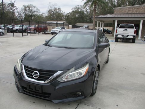 Used 2017 Nissan Altima 2.5 SV image 8