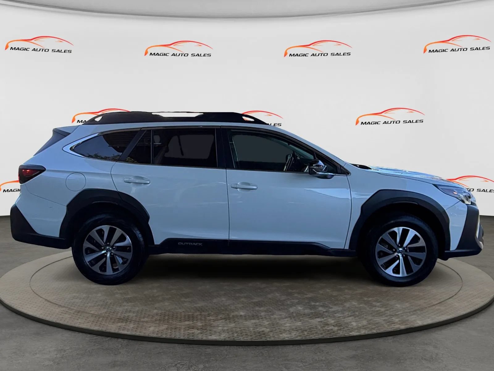 Used 2023 Subaru Outback Premium AWD/4WD image 6