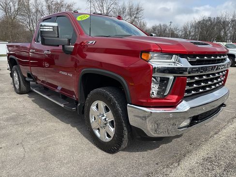 Used 2022 Chevrolet Silverado 2500 LTZ w/ LTZ Plus Package AWD/4WD image 3