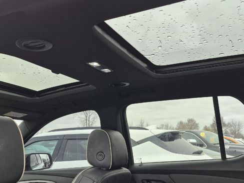 Used 2023 Chevrolet Traverse Premier w/ Redline Edition image 8