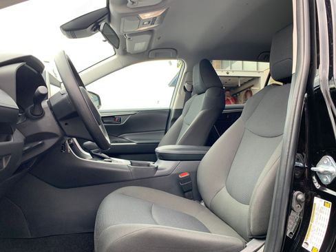 Used 2025 Toyota RAV4 LE image 25