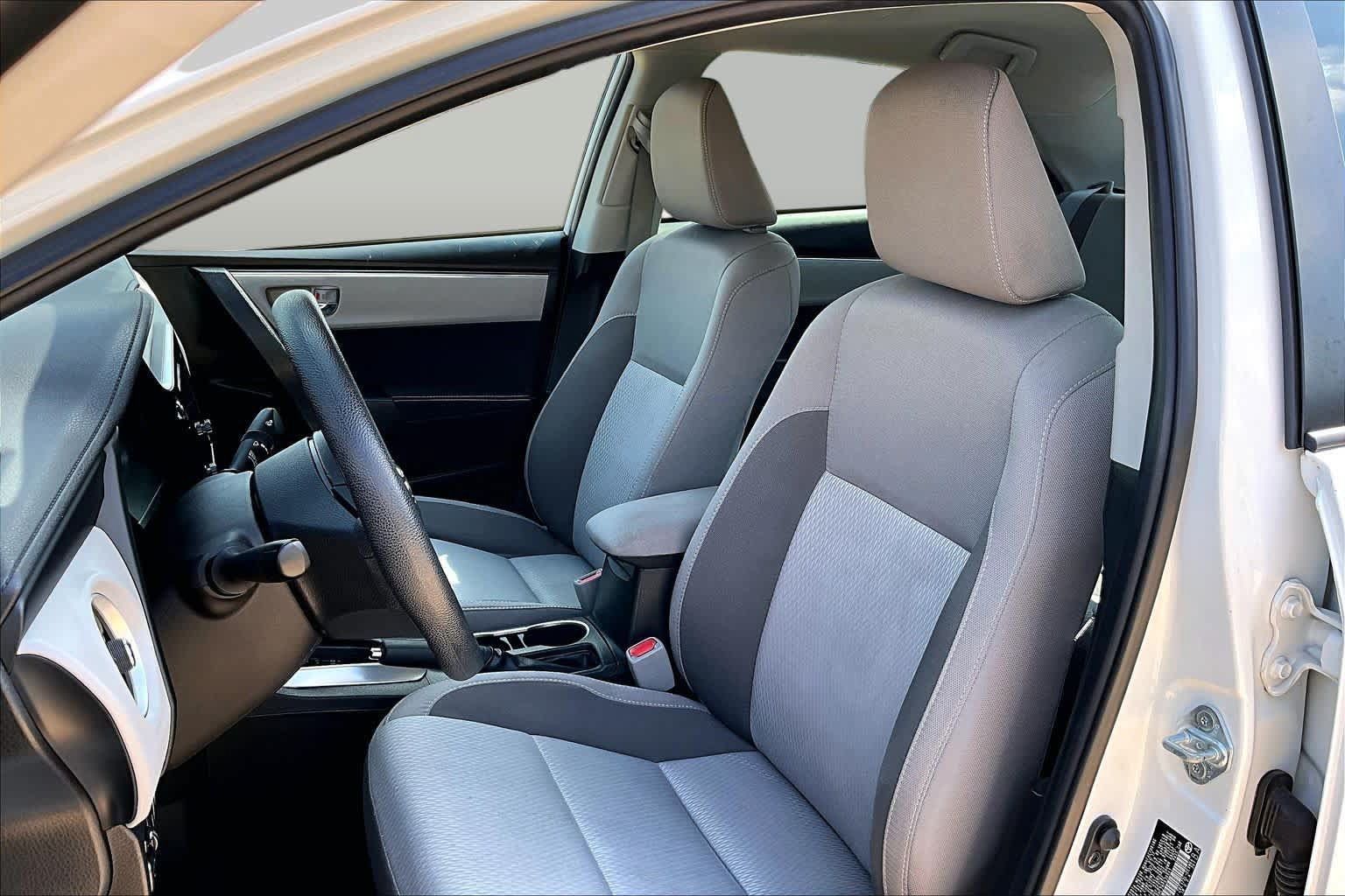 Used 2017 Toyota Corolla LE FWD image 8