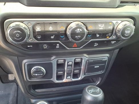 Used 2018 Jeep Wrangler Unlimited Sport S AWD/4WD image 27