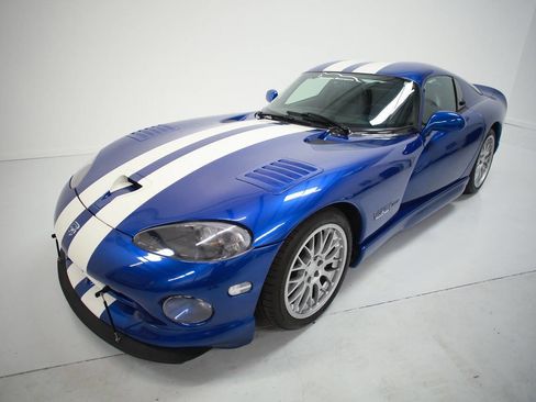 Used 1997 Dodge Viper GTS RWD image 16