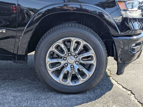 Used 2022 RAM 1500 Laramie AWD/4WD image 11