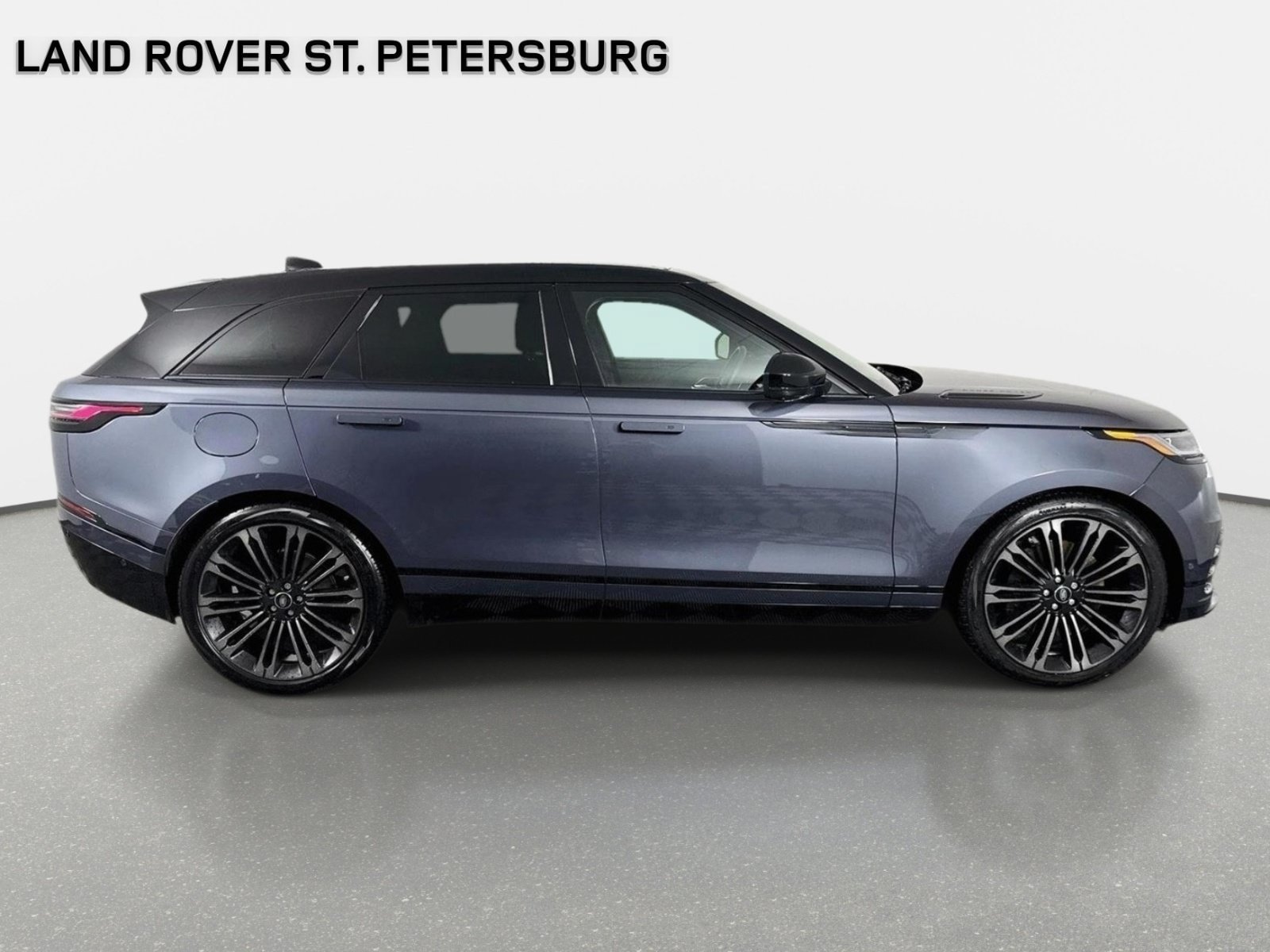 Used 2026 Land Rover Range Rover Velar Dynamic SE AWD/4WD image 4