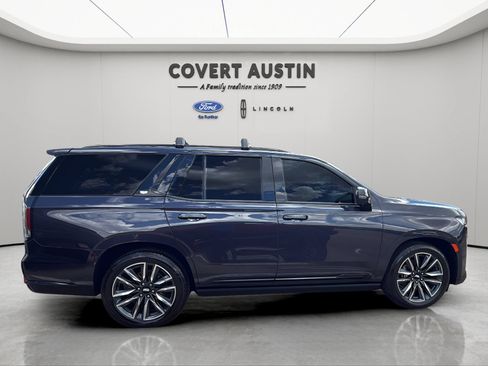 Used 2022 Cadillac Escalade Sport Platinum w/ Heavy-Duty Trailer Package AWD/4WD image 6