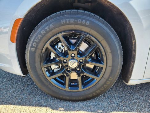 Used 2022 Chrysler Pacifica Touring-L image 17