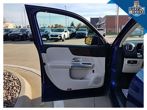 Used 2022 Mercedes-Benz GLB 250 4MATIC image 18