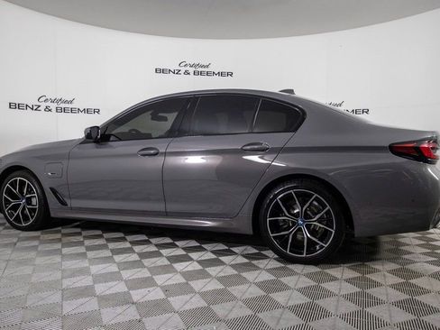 Used 2022 BMW 530e w/ Premium Package image 7