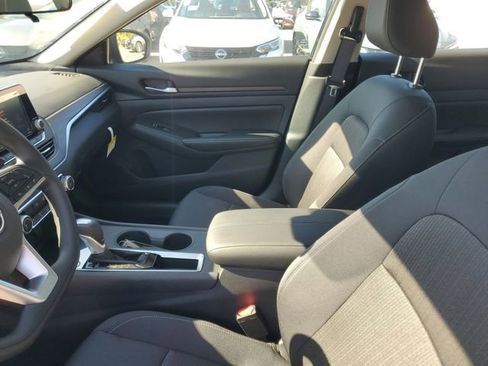 New 2025 Nissan Altima 2.5 SV image 8