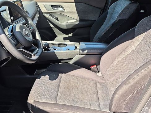 Used 2023 Nissan Rogue SV FWD image 15