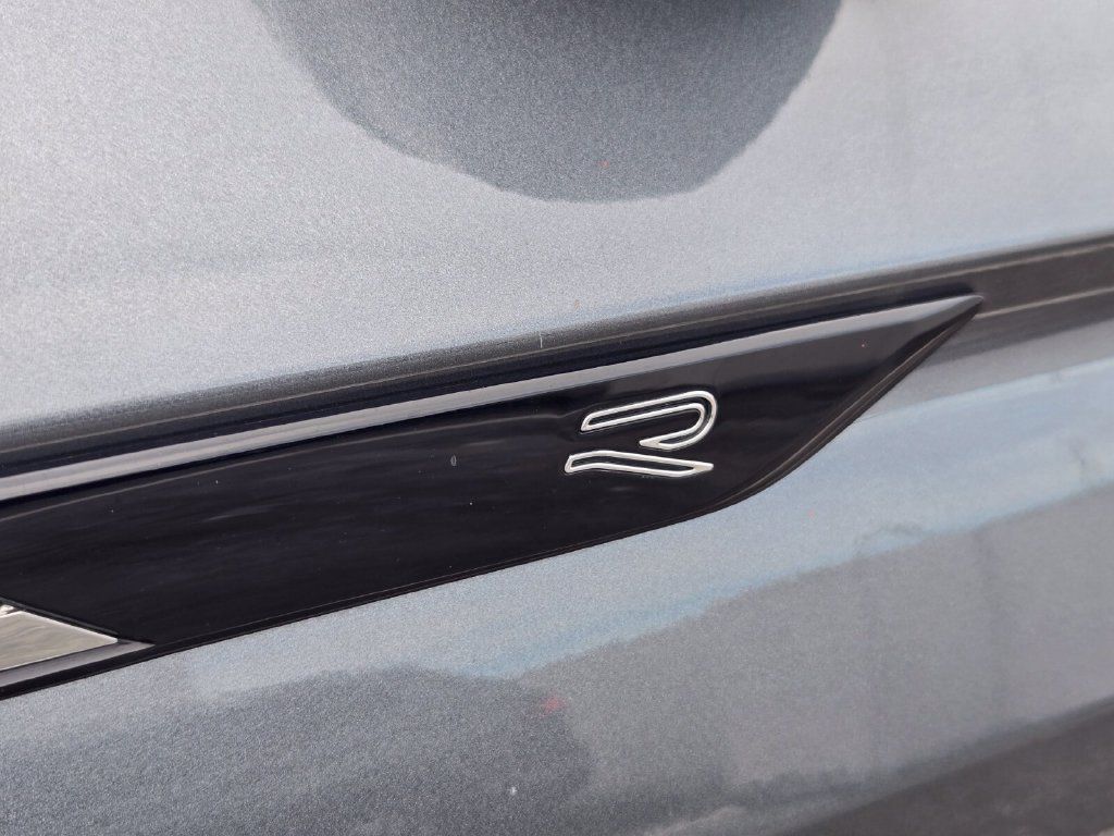 Certified 2023 Volkswagen Tiguan SE R-Line FWD image 10