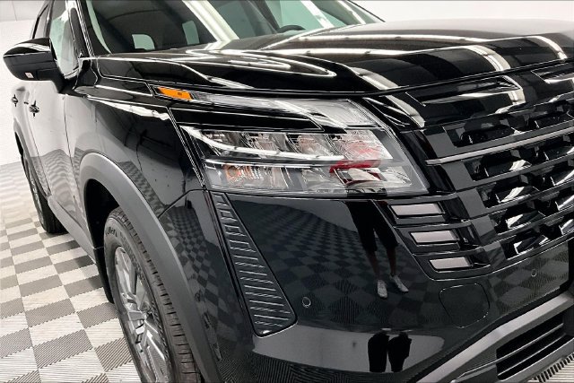 New 2026 Nissan Pathfinder SV FWD image 14