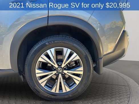 Used 2021 Nissan Rogue SV image 27