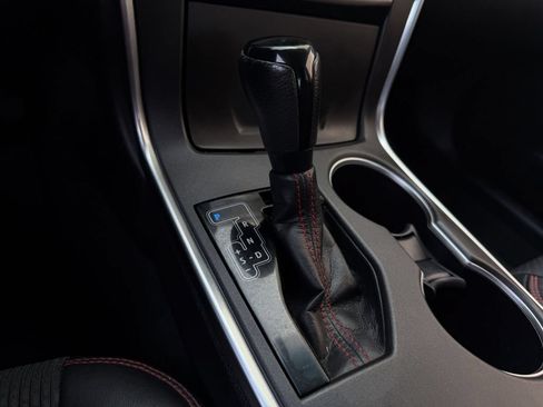 Used 2017 Toyota Camry SE FWD image 19
