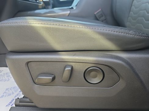 Used 2025 Chevrolet Silverado 1500 ZR2 image 14