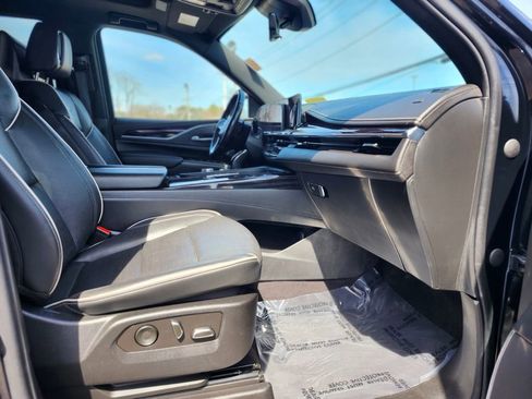 Used 2023 Cadillac Escalade Sport AWD/4WD image 9