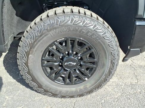New 2026 Chevrolet Silverado 2500 ZR2 AWD/4WD image 12