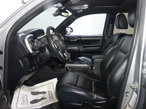 Used 2019 Toyota Tacoma Limited AWD/4WD image 20