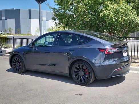 Used 2024 Tesla Model Y Performance AWD/4WD image 6