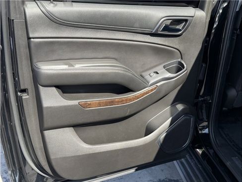 Used 2018 Chevrolet Suburban LT AWD/4WD image 17