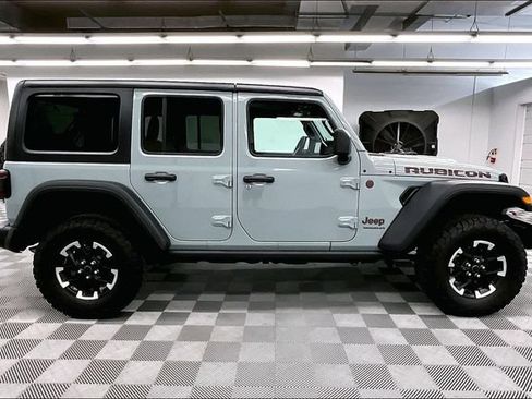 Used 2024 Jeep Wrangler Unlimited Rubicon w/ Dual Top Group AWD/4WD image 14
