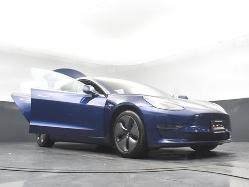 Used 2018 Tesla Model 3 Long Range AWD/4WD image 31