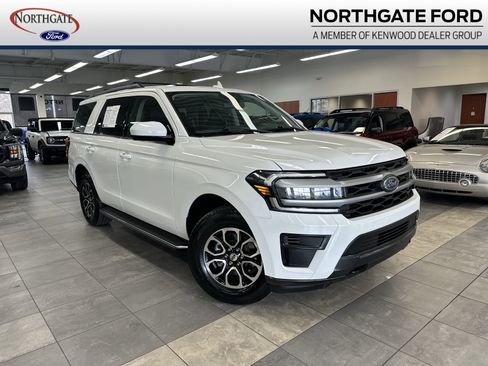 Used 2022 Ford Expedition XLT image 1