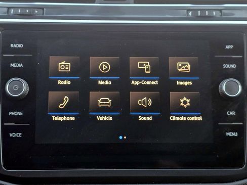 Used 2019 Volkswagen Tiguan SE w/ Panoramic Sunroof Package image 13