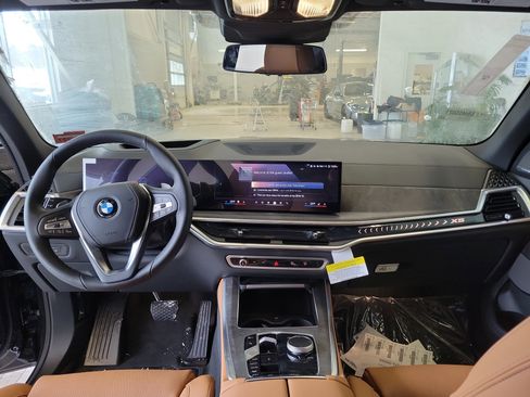 New 2026 BMW X5 xDrive40i w/ Premium Package image 3
