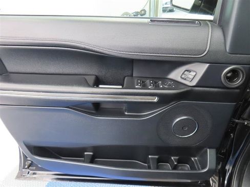 Used 2021 Ford Expedition XLT RWD image 13