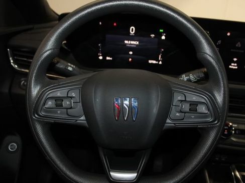 Used 2025 Buick Envista Preferred w/ Convenience II Package FWD image 23
