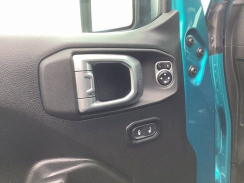 Used 2020 Jeep Wrangler Sport image 9