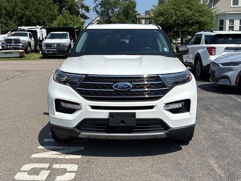 Used 2023 Ford Explorer XLT w/ Equipment Group 202A AWD/4WD image 2