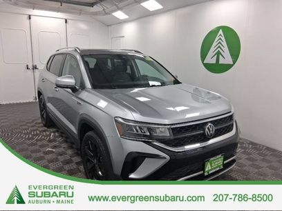 Used 2023 Volkswagen Taos SE w/ Panoramic Sunroof Package