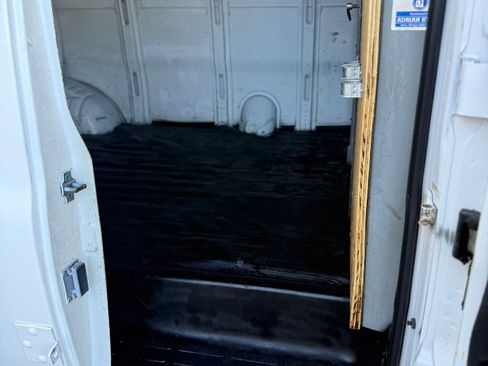 Used 2003 Chevrolet Express 3500 image 13