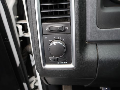 Used 2016 RAM 2500 SLT image 39